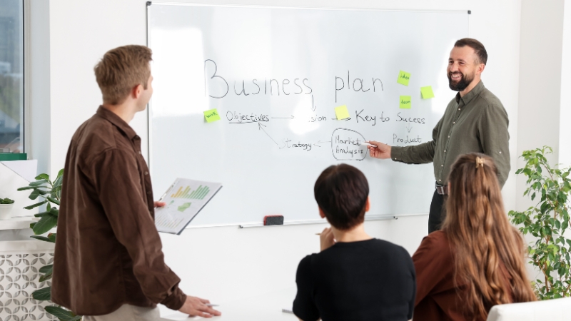 שיפור כישורים מקצועיים – איך להשקיע בעובדים כך שיהפכו למומחים בתחומם